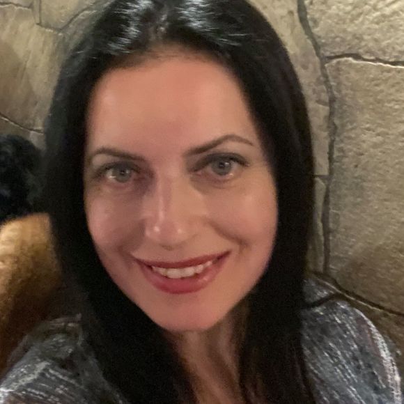 Meet your Posher, Elena - Picture 1 of 1